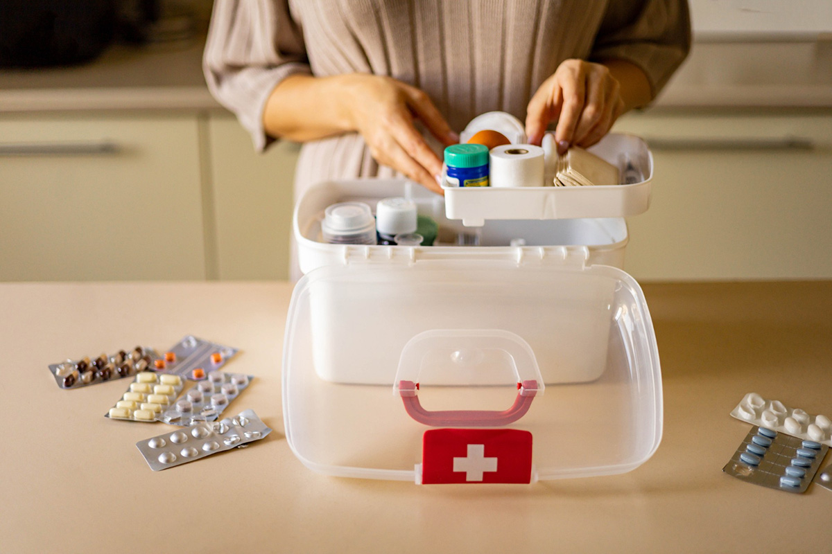How to Create a Comprehensive First-Aid Kit for Your Apartment