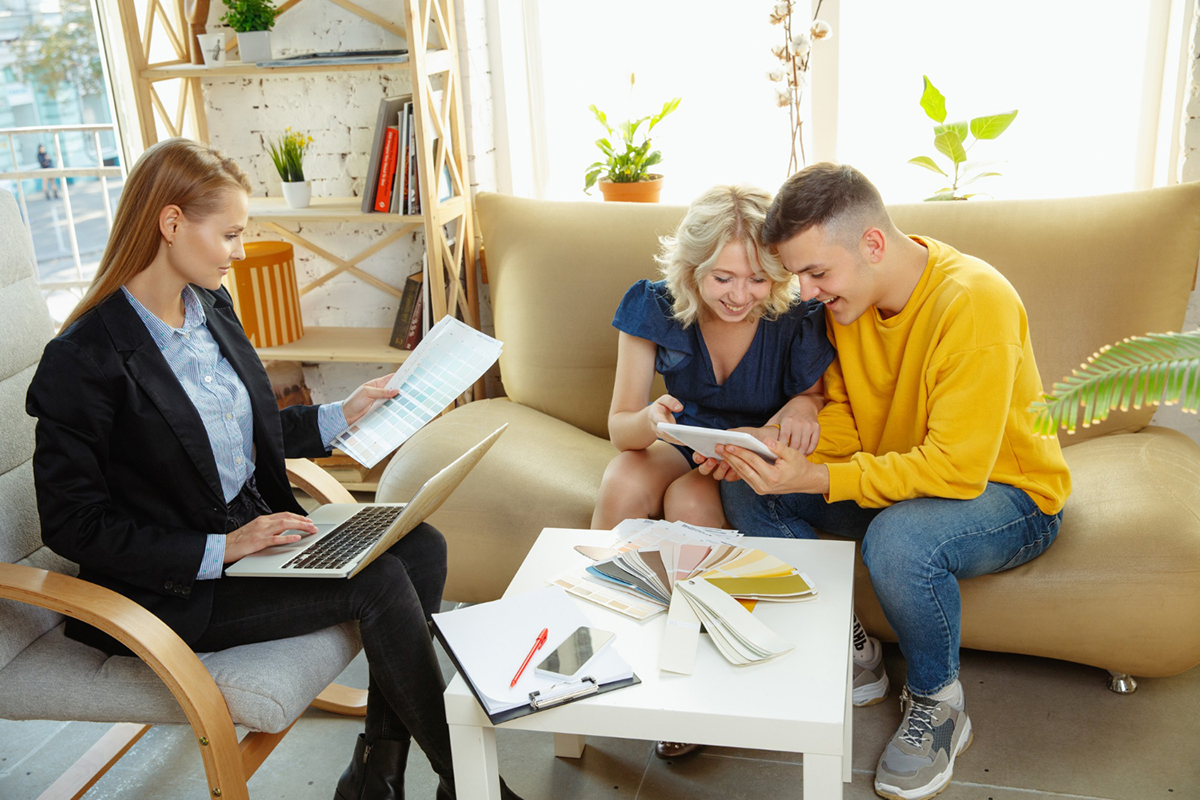 Understanding the Difference Between Guarantor and Cosigner