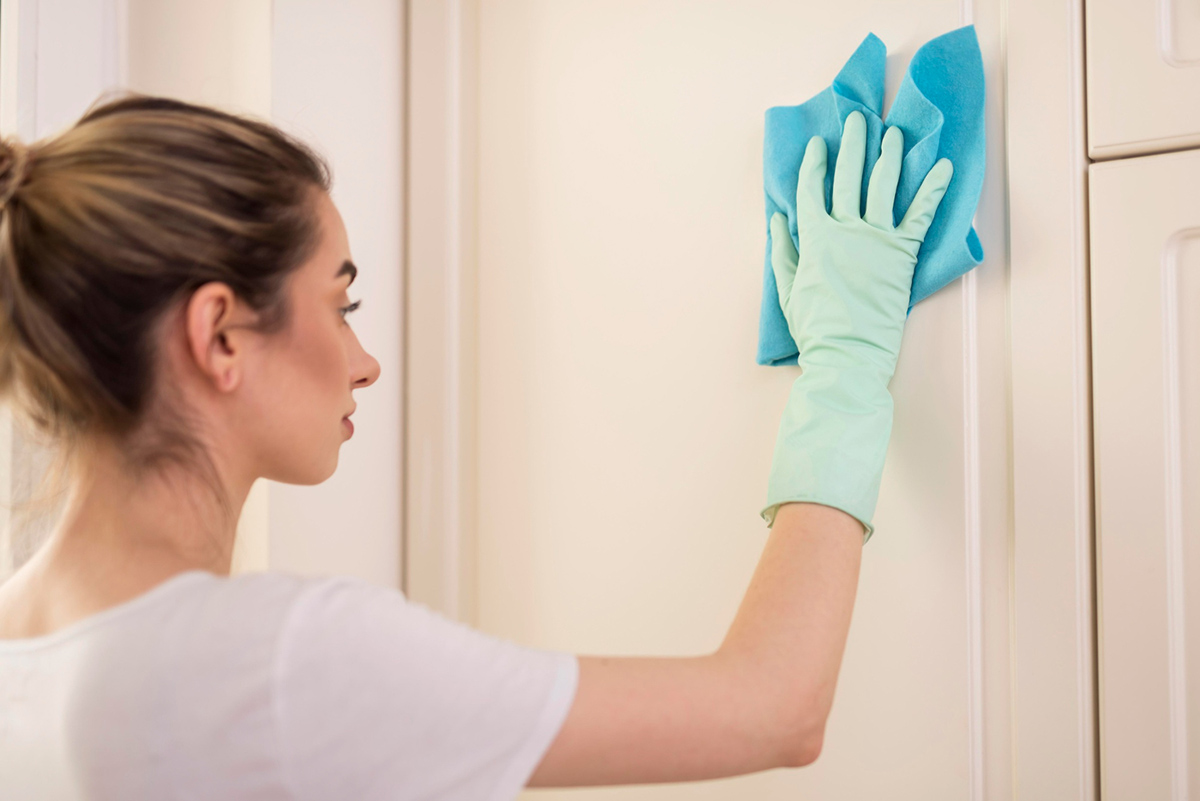 How to Remove Stains from White Walls