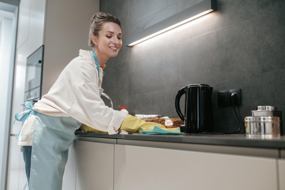 The Ultimate Guide to a Spotless Kitchen in Your New Apartment