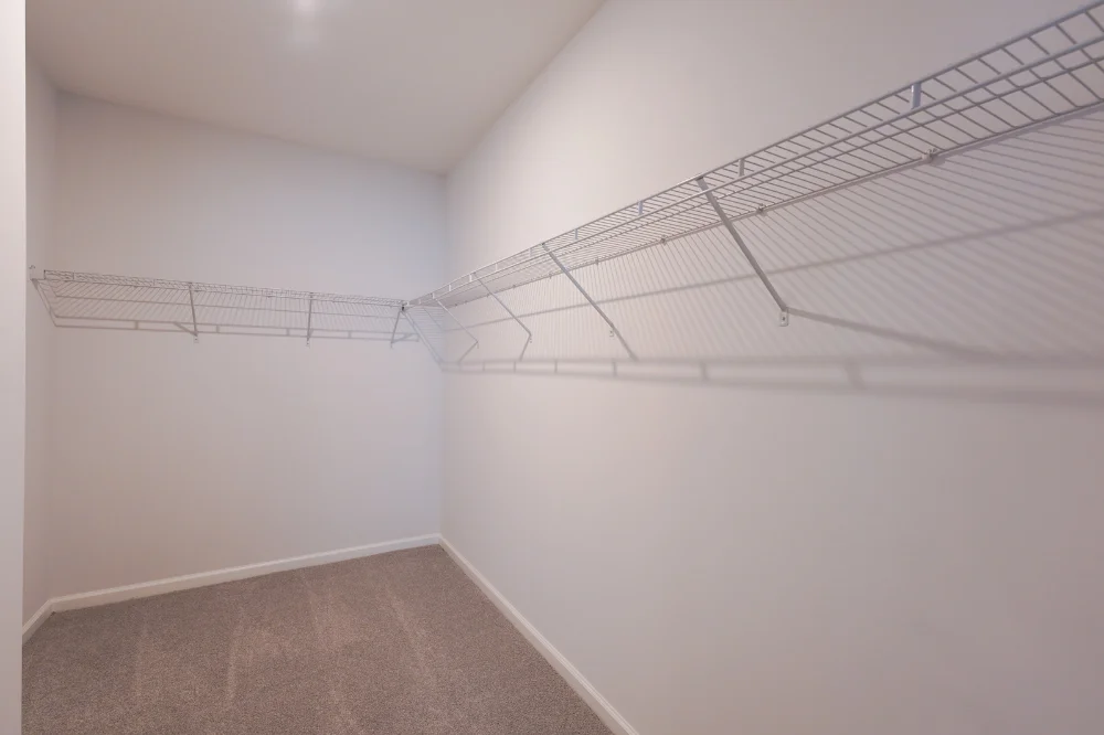 Oasis at Heritage Apartment Empty Laundry Room