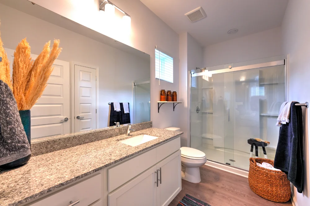 Oasis at Heritage Apartment Bathroom